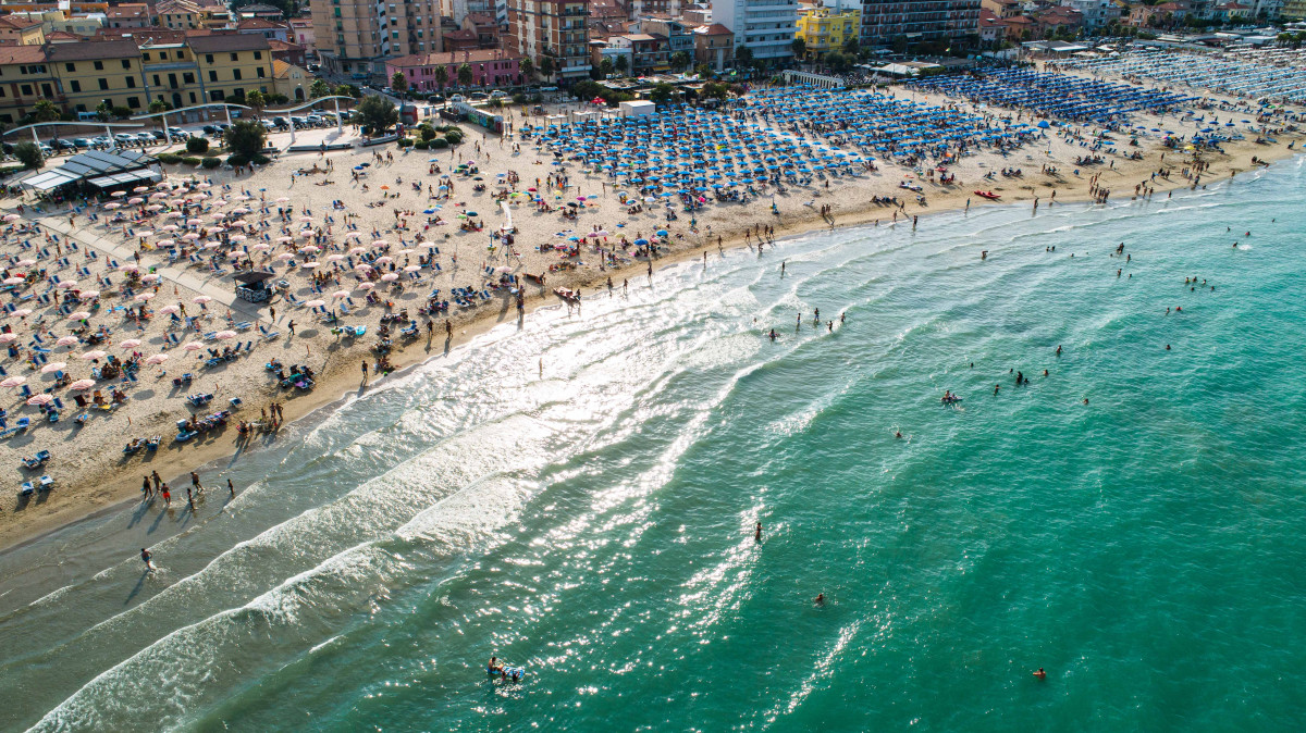 Il Litorale di Civitanova: sabbia, ghiaia e meraviglie adriatiche