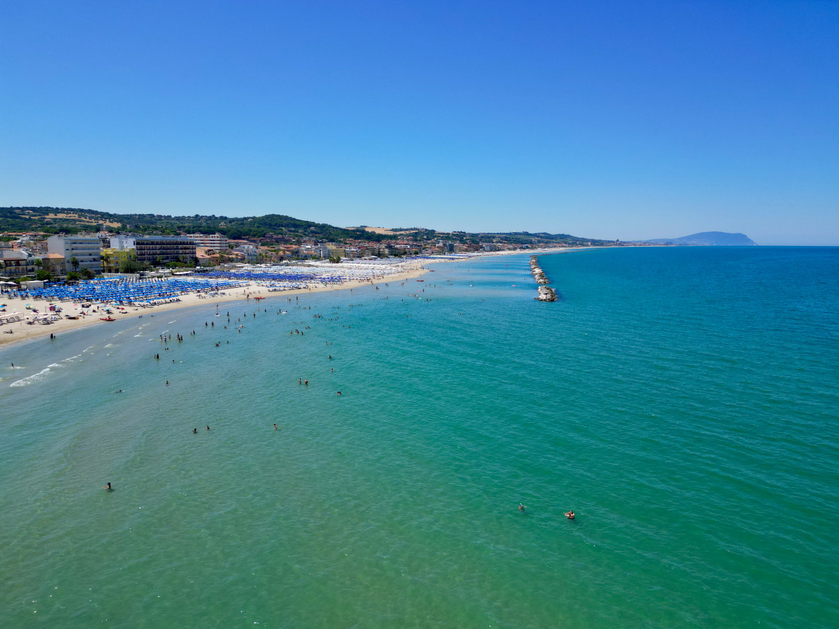 Il Litorale di Civitanova: sabbia, ghiaia e meraviglie adriatiche