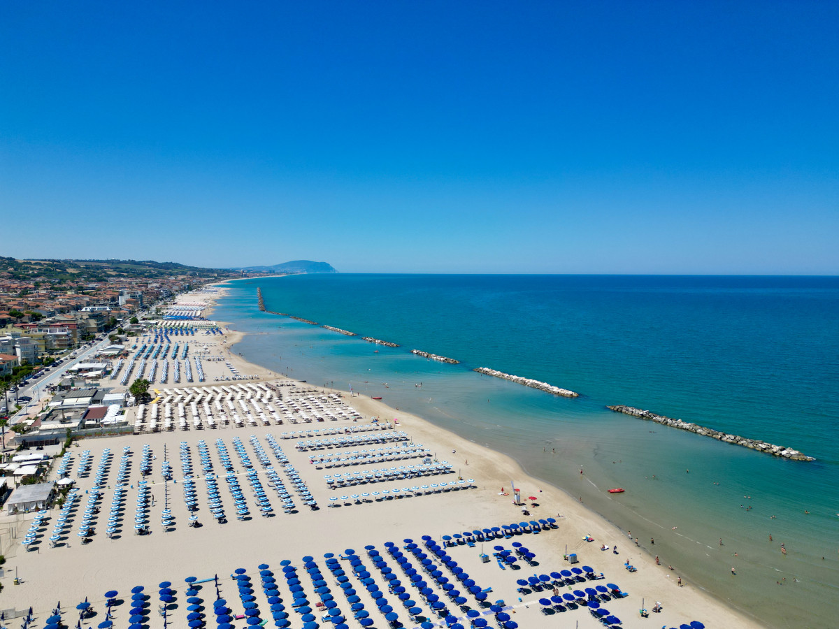 Il Litorale di Civitanova: sabbia, ghiaia e meraviglie adriatiche