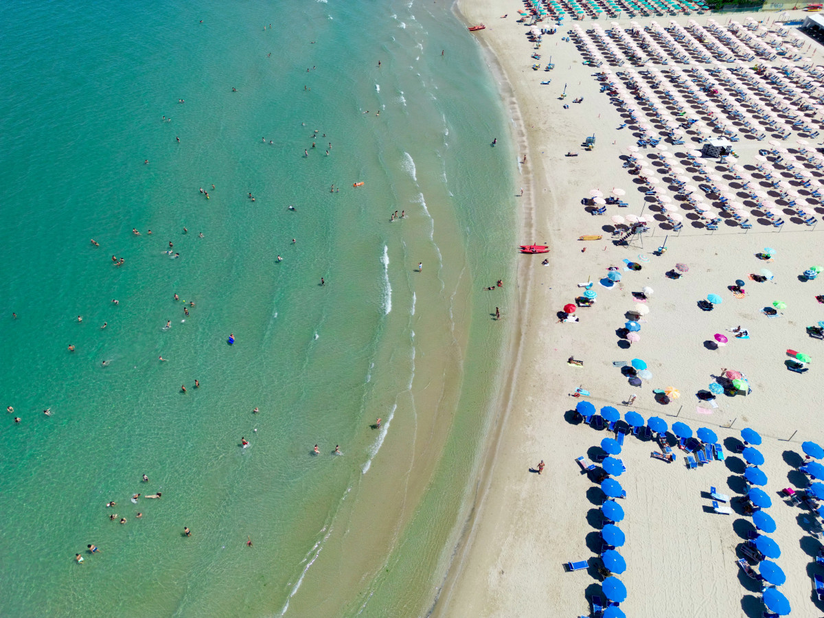 Il Litorale di Civitanova: sabbia, ghiaia e meraviglie adriatiche