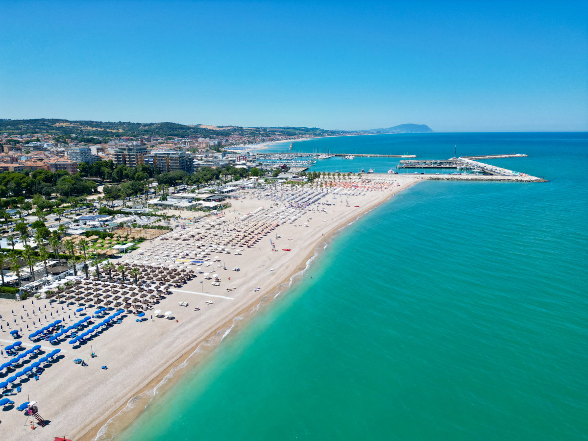 Il Litorale di Civitanova: sabbia, ghiaia e meraviglie adriatiche