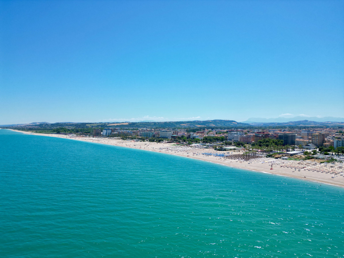 Il Litorale di Civitanova: sabbia, ghiaia e meraviglie adriatiche