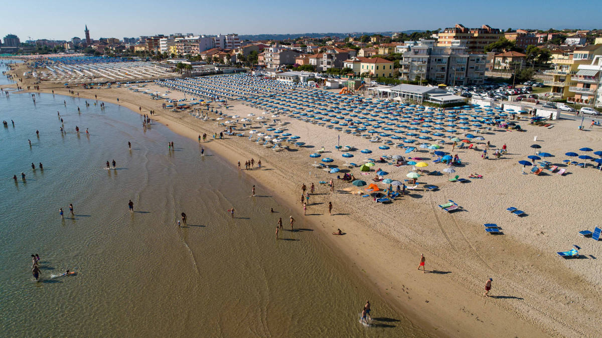 Il Litorale di Civitanova: sabbia, ghiaia e meraviglie adriatiche