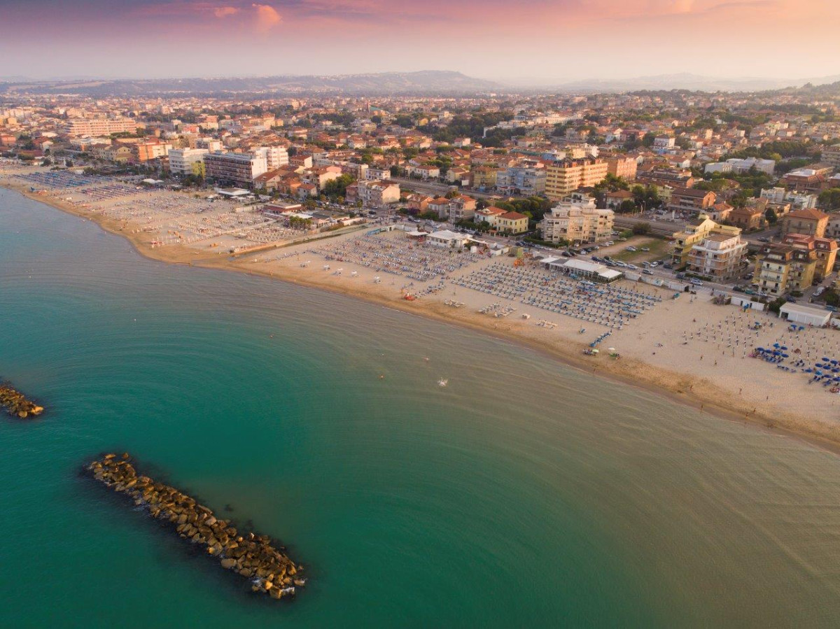 Il Litorale di Civitanova: sabbia, ghiaia e meraviglie adriatiche